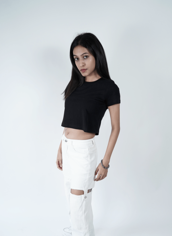 Black crop tee